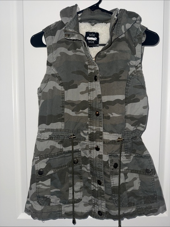Nok Nok Other - Kids' Hooded Camo Utility Sleeveless Hoodie